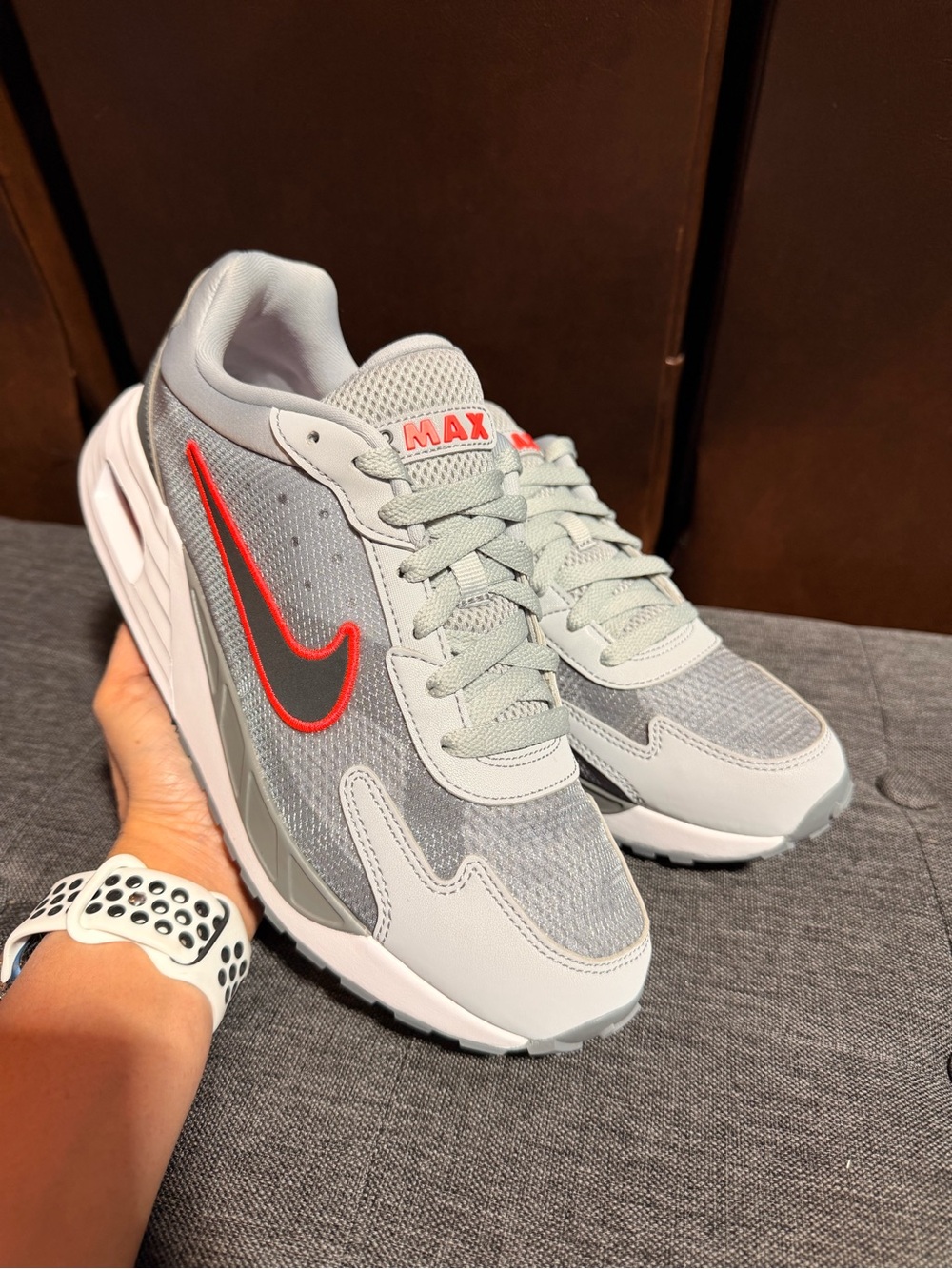 Nike Air Max Solo sneakers in the "Wolf Grey / University Red"(women’s 8) 6Y